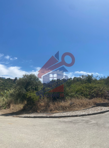 Terreno em Cheleiros